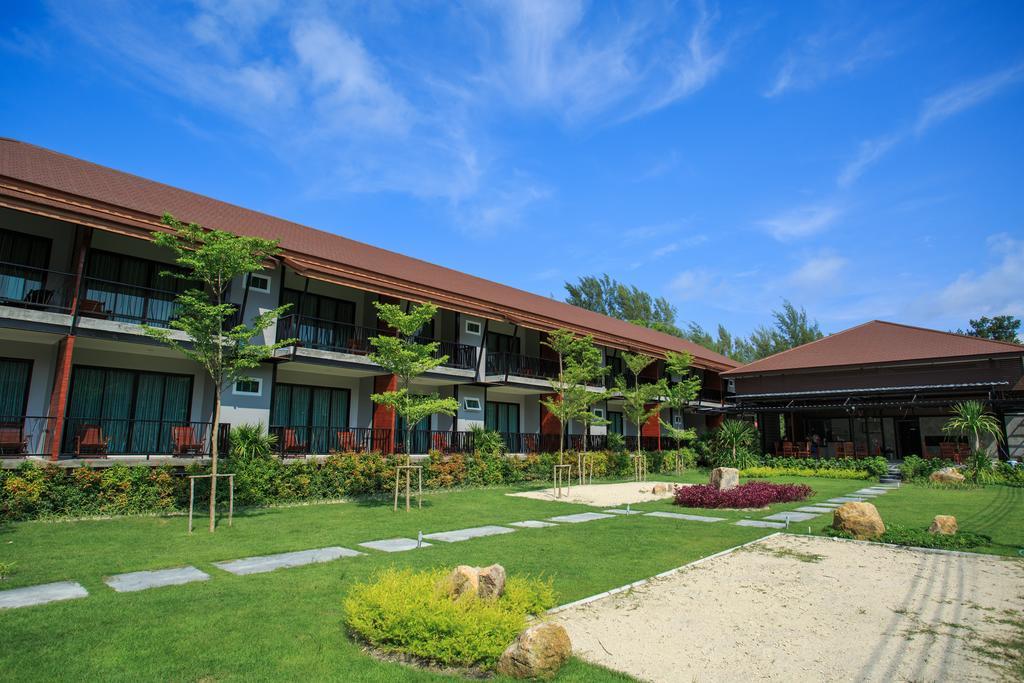 The Breeze Lipe Resort Bagian luar foto